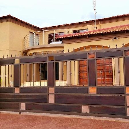 Asda Guesthouse Mogwase Exterior foto