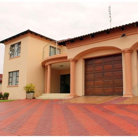 Asda Guesthouse Mogwase Exterior foto