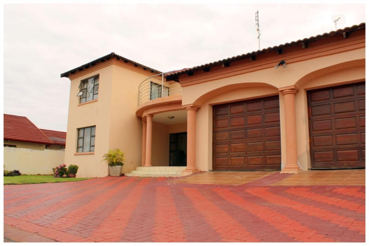 Asda Guesthouse Mogwase Exterior foto